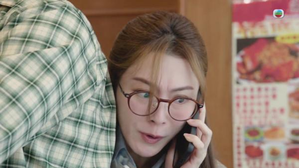 新聞女王2|王敏奕盛世美顏獲激讚零死角 驚青扁嘴樣超可愛!網民:靚到Dum一聲