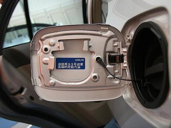 港車北上｜港車北上「入平油」原來有大忌！ 車主分享油缸蓋秘密：揀錯油隨時傷引擎 