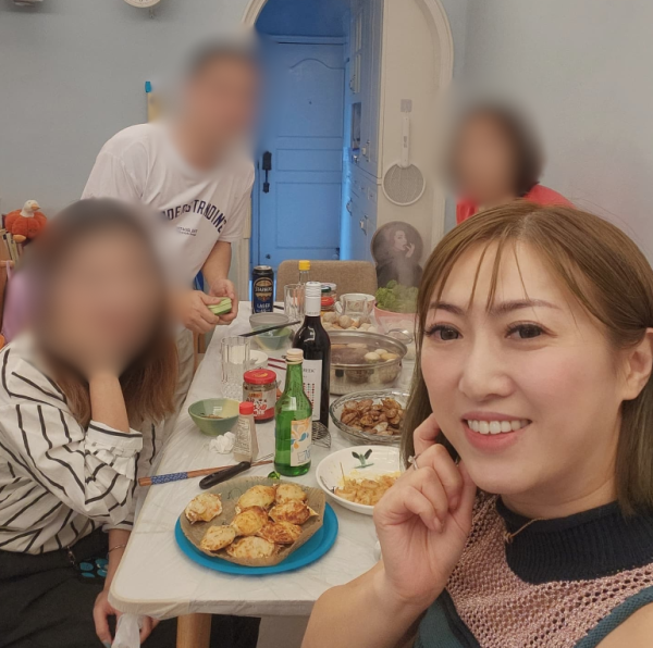 《新聞女王》原作者猛料身份曝光背景起底！新聞界學霸轉職金融 原來係旅遊KOL小斯閨密