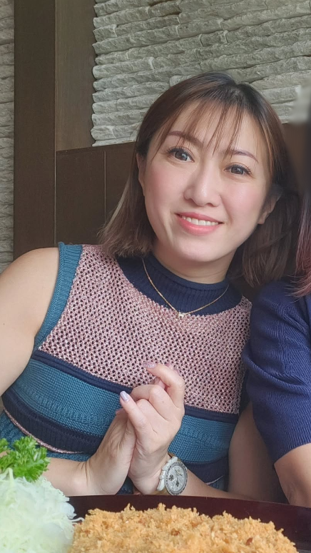 《新聞女王》原作者猛料身份曝光背景起底！新聞界學霸轉職金融 原來係旅遊KOL小斯閨密