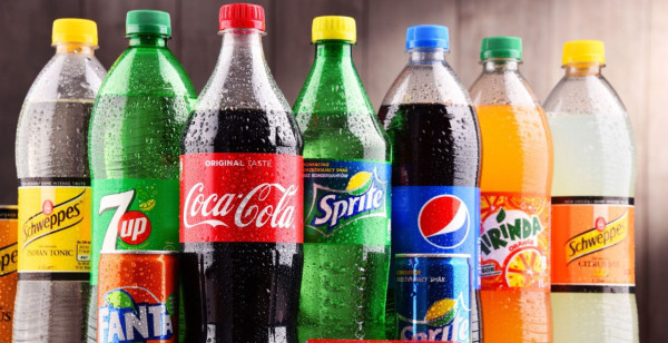 飛機餐6大「飲食禁忌」！營養專家教你避雷：點食先唔會胃脹、腳腫？ 