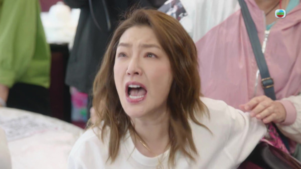 新聞女王2|關寶慧相隔25年再與佘詩曼合體拍劇 客串一集重覆爆喊致體力透支