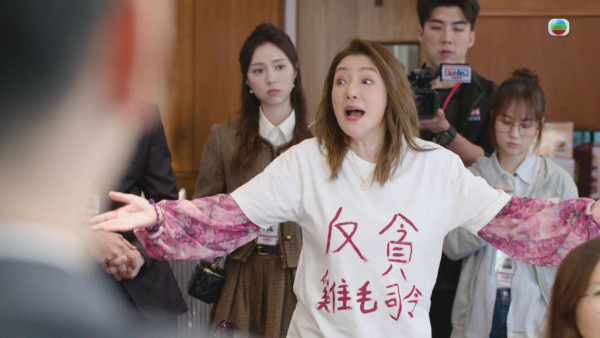 新聞女王2|關寶慧相隔25年再與佘詩曼合體拍劇 客串一集重覆爆喊致體力透支