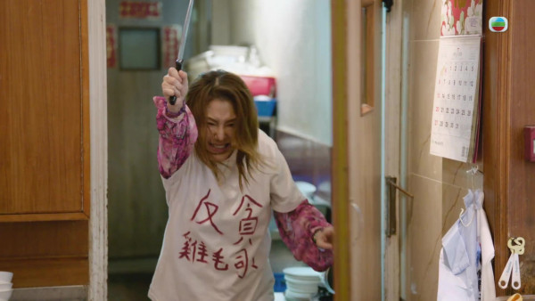 新聞女王2|關寶慧相隔25年再與佘詩曼合體拍劇 客串一集重覆爆喊致體力透支