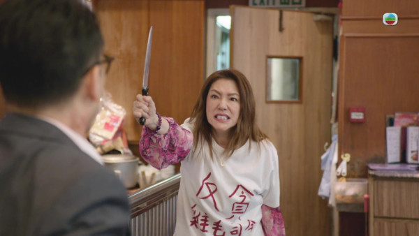 新聞女王2｜關寶慧相隔25年再與佘詩曼合體拍劇 客串一集重覆爆喊致體力透支