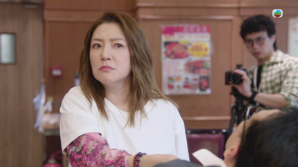 新聞女王2｜關寶慧相隔25年再與佘詩曼合體拍劇 客串一集重覆爆喊致體力透支