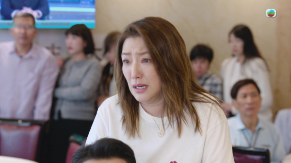 新聞女王2|關寶慧相隔25年再與佘詩曼合體拍劇 客串一集重覆爆喊致體力透支