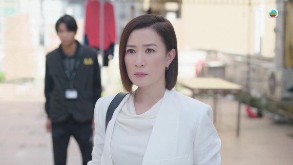 新聞女王2|關寶慧相隔25年再與佘詩曼合體拍劇 客串一集重覆爆喊致體力透支