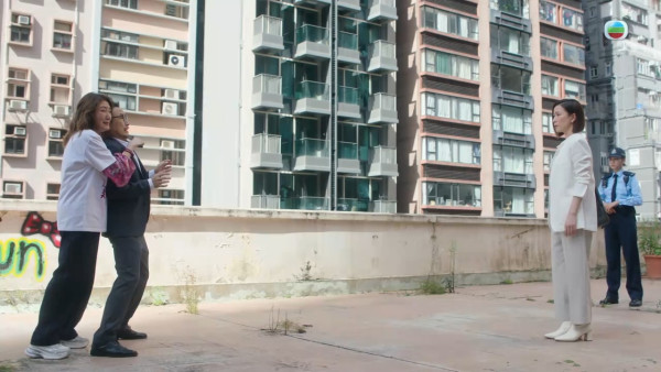 新聞女王2｜關寶慧相隔25年再與佘詩曼合體拍劇 客串一集重覆爆喊致體力透支