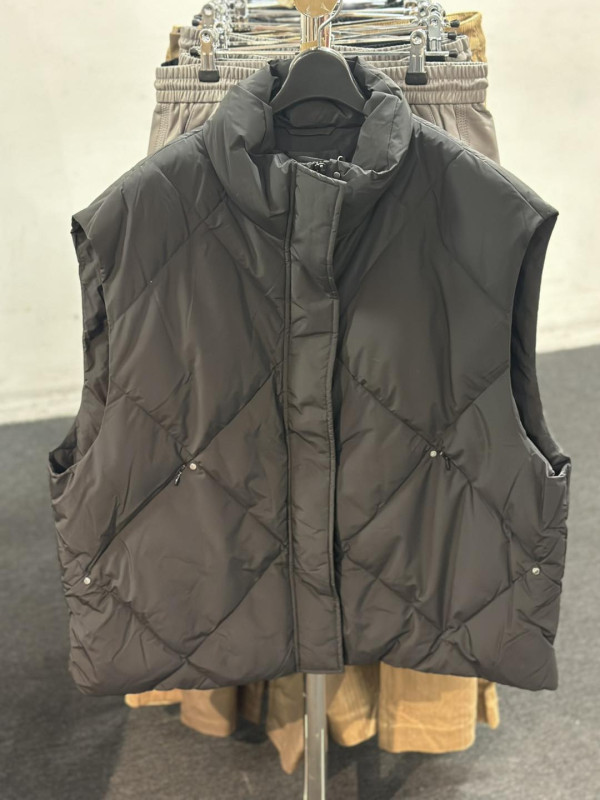 銅鑼灣時代廣場名牌開倉低至3折！皮褸/外套/衛衣/冷衫特價！Aape/b+ab/:CHOCOOLATE/OBEY