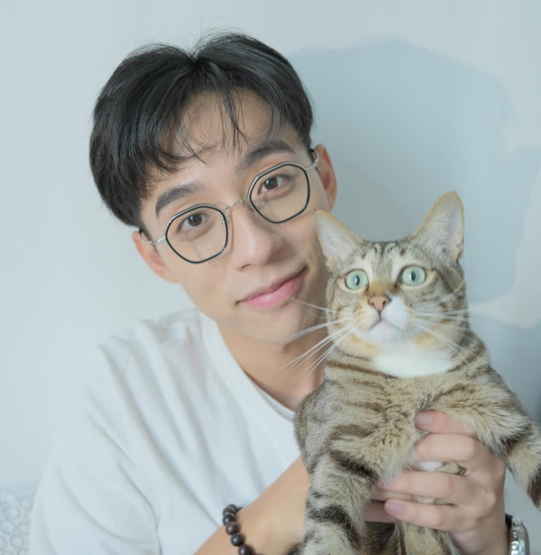 迪士尼驚現「190cm男神」船長！高顏值似韓星！網民急起底：原來拍過劇？