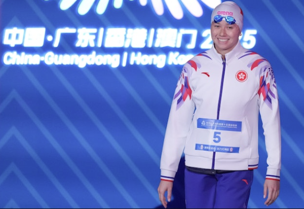 全運會|何詩蓓200米自由泳決賽強勢登頂為港隊摘下首面金牌!