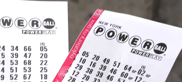 45歲中年女靠ChatGPT買彩票贏$78萬。圖片來源：CBS NEWS/示意圖