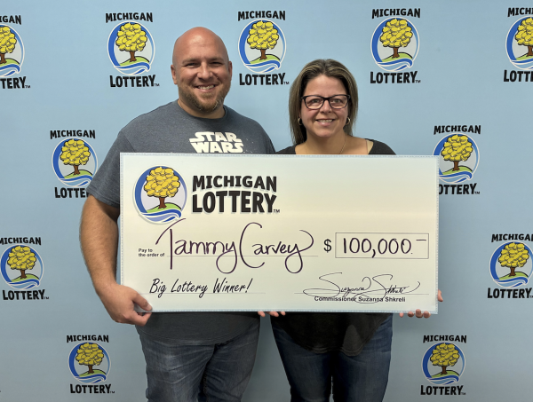 45歲中年女靠ChatGPT買彩票贏$78萬。圖片來源：CBS NEWS