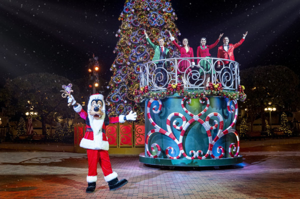 香港迪士尼20周年聖誕狂歡派對！必睇5大亮點：夢幻飄雪無人機表演、優獸大都會冬甩主題店！