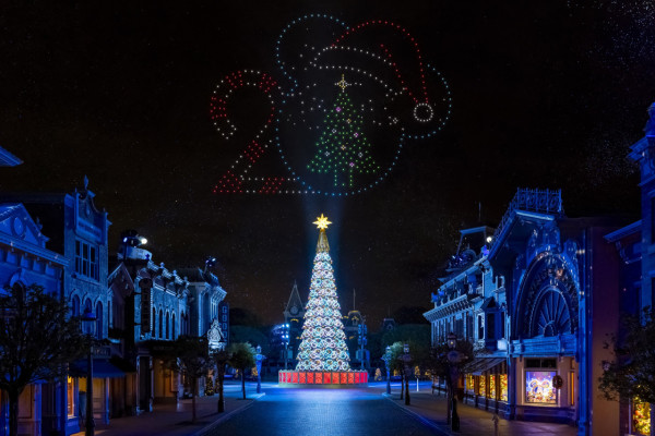 香港迪士尼20周年聖誕狂歡派對!必睇5大亮點:夢幻飄雪無人機表演、優獸大都會冬甩主題店!