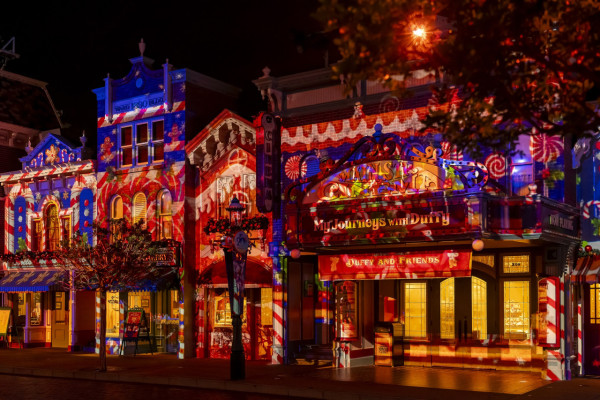 香港迪士尼20周年聖誕狂歡派對!必睇5大亮點:夢幻飄雪無人機表演、優獸大都會冬甩主題店!