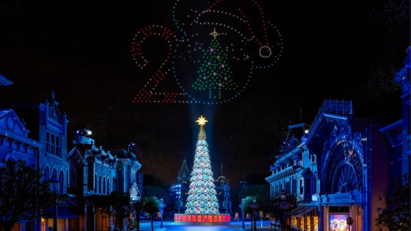 聖誕樹打卡2025|全港10+特色聖誕樹懶人包!中環20米高巨型聖誕樹、迪士尼夢幻飄雪聖誕樹(持續更新)