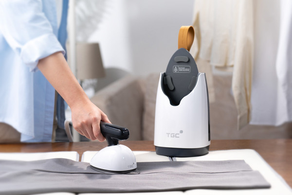 TGC二合一手提蒸氣熨斗掛燙機‧一機多用、省時慳力 | 更多時間享受優質me time！