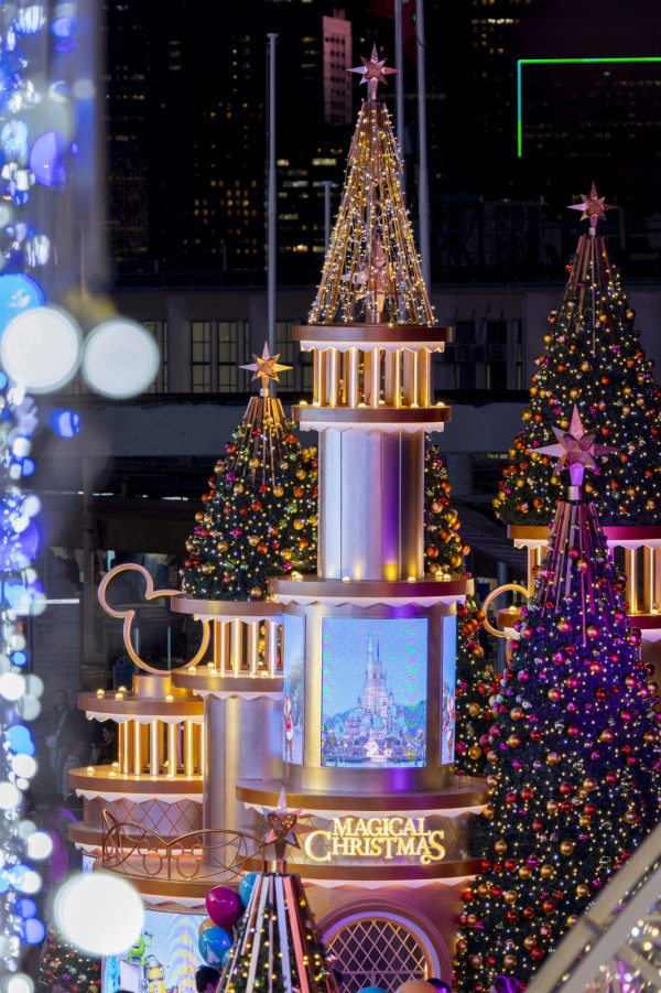 聖誕樹打卡2025|全港10+特色聖誕樹懶人包!中環20米高巨型聖誕樹、迪士尼夢幻飄雪聖誕樹(持續更新)