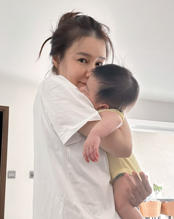 黃翠如蕭正楠激罕公開仔仔正面樣新相 眼仔碌碌超精靈似足媽媽高顏值