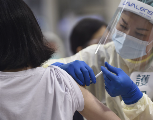 H3N2變種病毒殺到！一文教你分辨感冒／流感／新冠3大病徵差異！喉嚨痛似刀割 失去味覺係關鍵