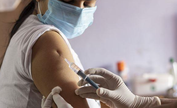 H3N2變種病毒殺到！一文教你分辨感冒／流感／新冠3大病徵差異！喉嚨痛似刀割 失去味覺係關鍵