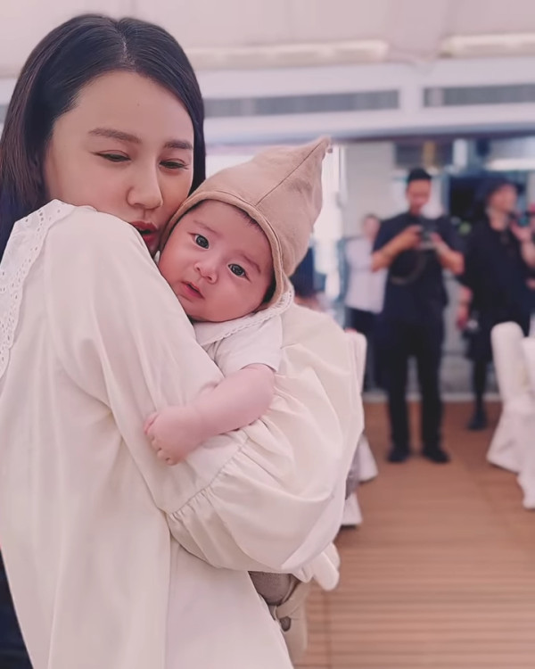 黃翠如蕭正楠激罕公開仔仔正面樣新相 眼仔碌碌超精靈似足媽媽高顏值