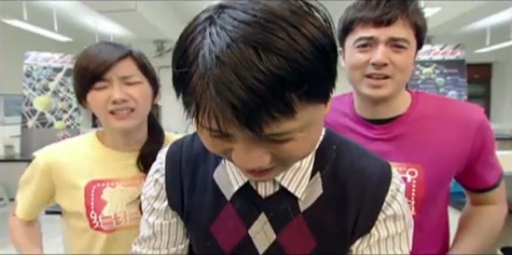 明明一腳踩扁!曱甴屍體為何會「離奇消失」?研究驚揭恐怖真相:根本冇死到!