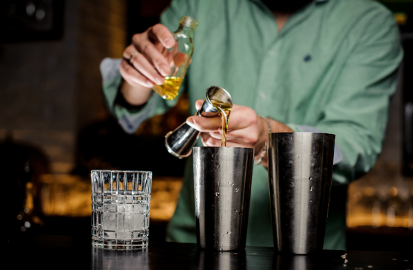 離婚率超過50%！研究揭4大婚姻高危職業 酒保/物流業都有份？專家教3招維繫夫妻關係