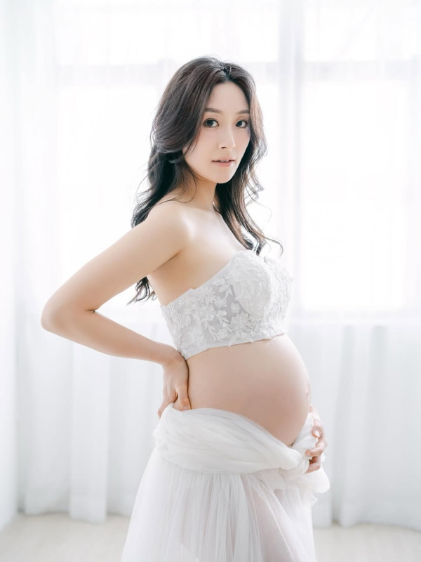 年度回顧｜盤點2025年娛樂圈16位新手爸媽 TVB模範夫妻結婚7年終報喜！呢位秘密生B最震撼！