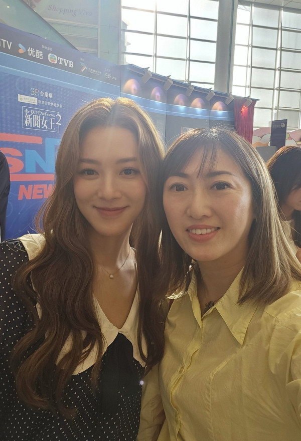 《新聞女王》原作者猛料身份曝光背景起底！新聞界學霸轉職金融 原來係旅遊KOL小斯閨密