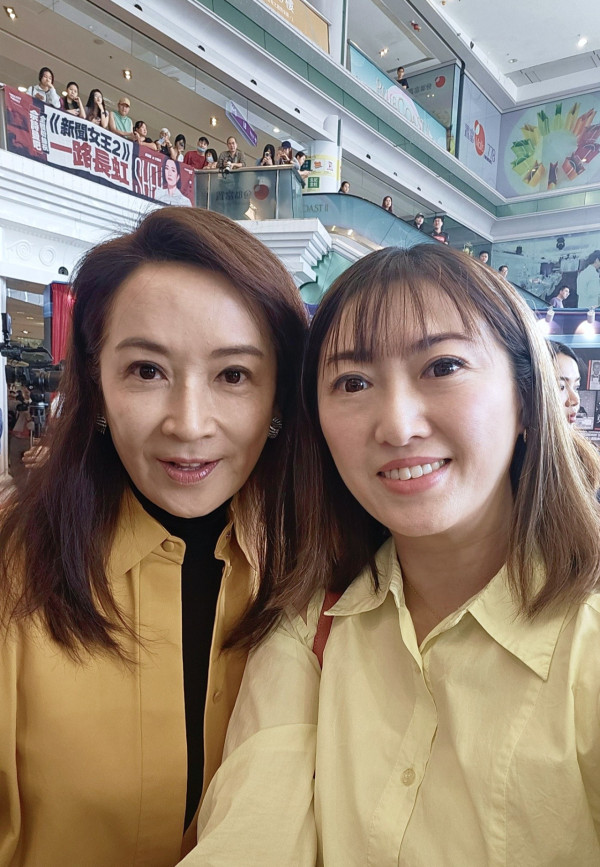 《新聞女王》原作者猛料身份曝光背景起底！新聞界學霸轉職金融 原來係旅遊KOL小斯閨密