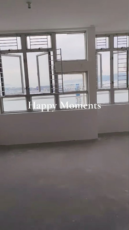 一家五口等足8年派中超靚公屋!全新海景大單位惹網友羨慕:連廚房都望到海