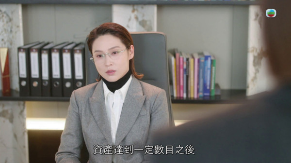新聞女王2｜蔣祖曼女企業家造型掀熱議 三句「我鍾意你呀文慧心」惹關注 