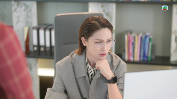 新聞女王2|蔣祖曼女企業家造型掀熱議 三句「我鍾意你呀文慧心」惹關注