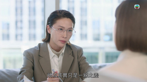 新聞女王2|蔣祖曼女企業家造型掀熱議 三句「我鍾意你呀文慧心」惹關注