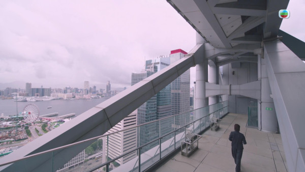 新聞女王2｜匯豐銀行破例借出總行實景拍攝 開創先例高層場景曝光氣勢磅礴