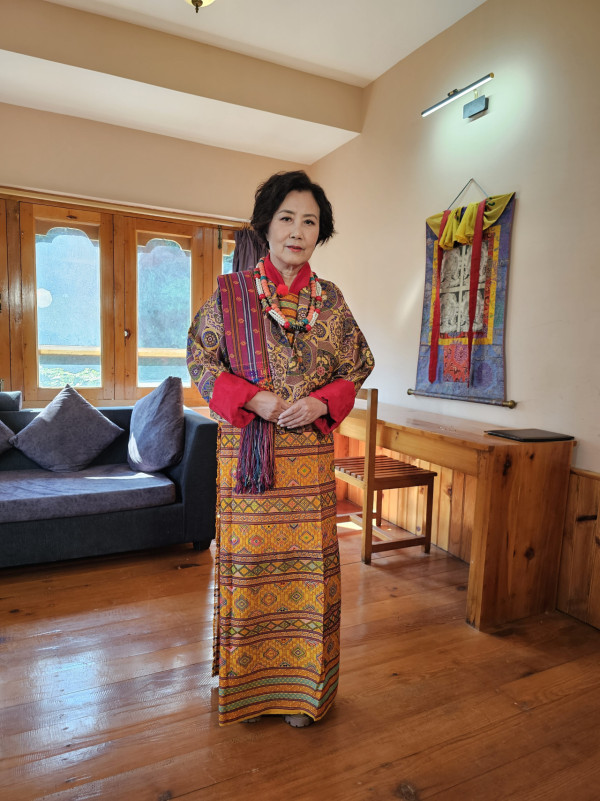 汪明荃羅家英不丹補拍結婚相圓心願 恩愛36年感情甜如初戀！獲大師親臨加持祝福