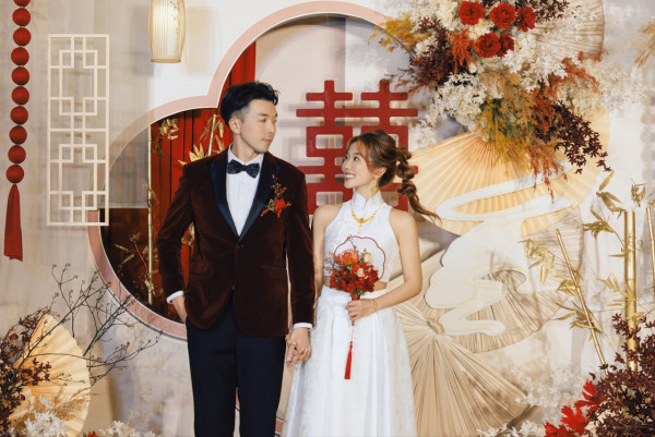 29歲女藝人IG低調公布婚禮相報喜！甜晒老公合照：「已經完成中式婚禮」