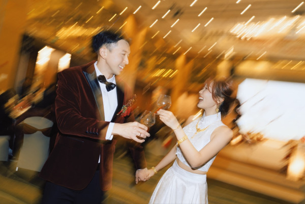 29歲女藝人IG低調公布婚禮相報喜！甜晒老公合照：「已經完成中式婚禮」