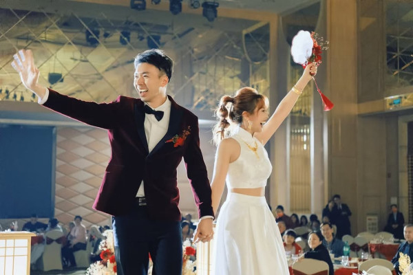 29歲女藝人IG低調公布婚禮相報喜！甜晒老公合照：「已經完成中式婚禮」