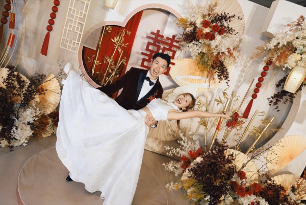 29歲女藝人IG低調公布婚禮相報喜！甜晒老公合照：「已經完成中式婚禮」