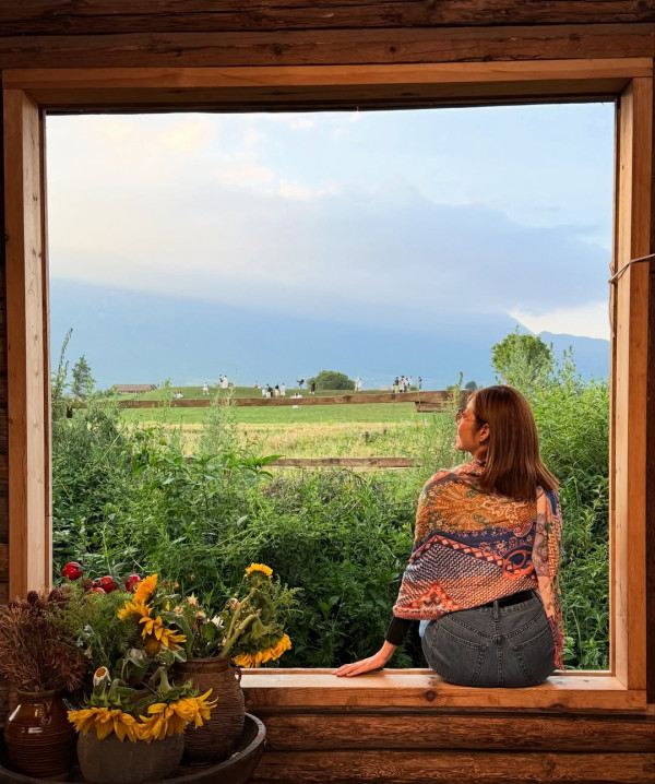 44歲陳自瑤晒素顏性感出浴照僅圍浴巾！人妻濕身誘惑疑真空上陣震撼眼球