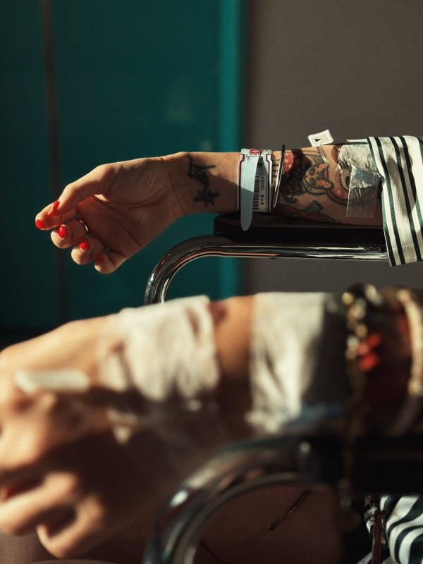 金剛前女友輕生獲救IG發文證實自殺未遂 曾罹患重症嚴重影響正常生活