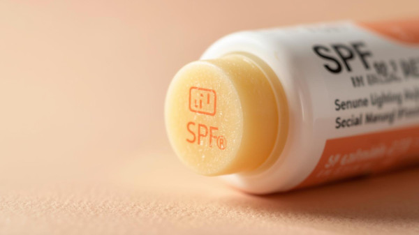 乾唇救星|MUJI $25抗UV潤唇膏小紅書熱推!醫生警告:忽略防曬恐患皮膚癌