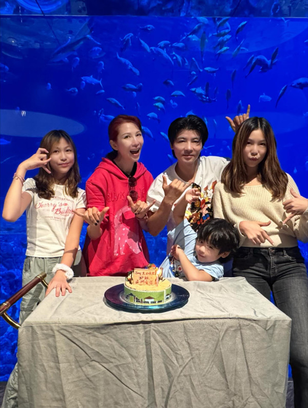 蔡少芬14歲大女13歲二女顏值暴風飆升！母女超似樣惹驚呼︰複製版蔡少芬