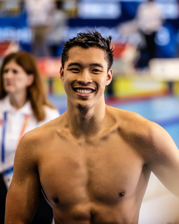 28歲何甄陶全運會奪金 50米自由泳21.71秒破香港紀錄 感謝女友隊友支持：可放心追夢