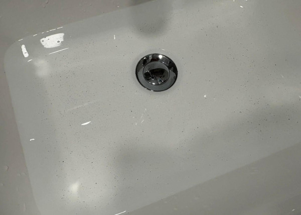 太古城食水現黑點！居民形容「好恐怖」 花灑濾芯一日變黑！附水務署回應