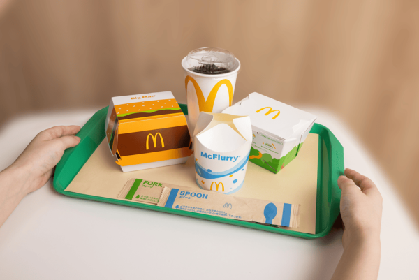 日本麥當勞唔用紙飲管!用膠杯蓋直接飲!網民激讚唔怕漏